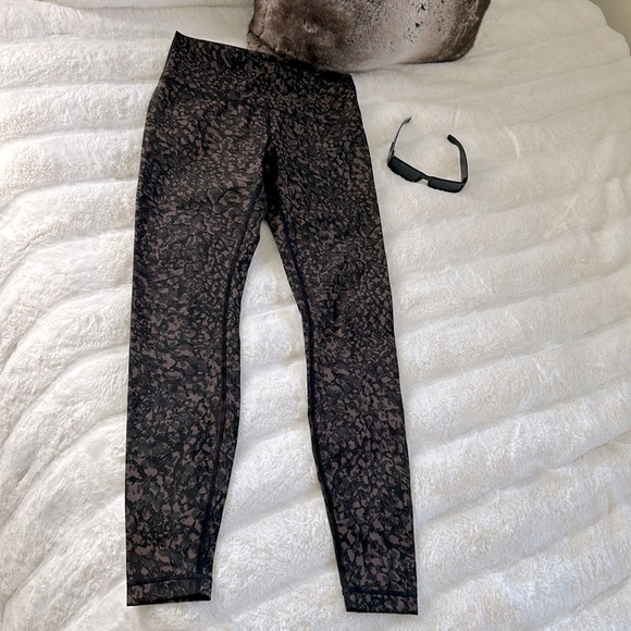 Lululemon Wunder under High rise brown blk grey animal print 28”  leggings 8 - Picture 2 of 14